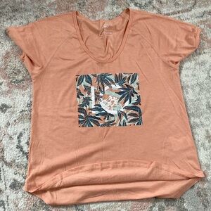 BNWOT Size XL Tentree Tee